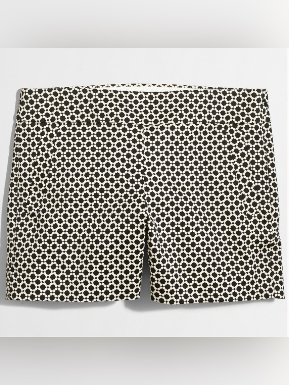 J.Crew Printed Shorts Size 2 Black White Geometric 5” Inseam Stretch Preppy